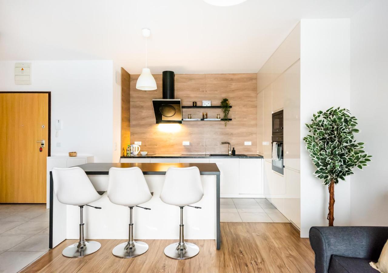Magazynowa Exclusive Amber Apartment وارسو المظهر الخارجي الصورة