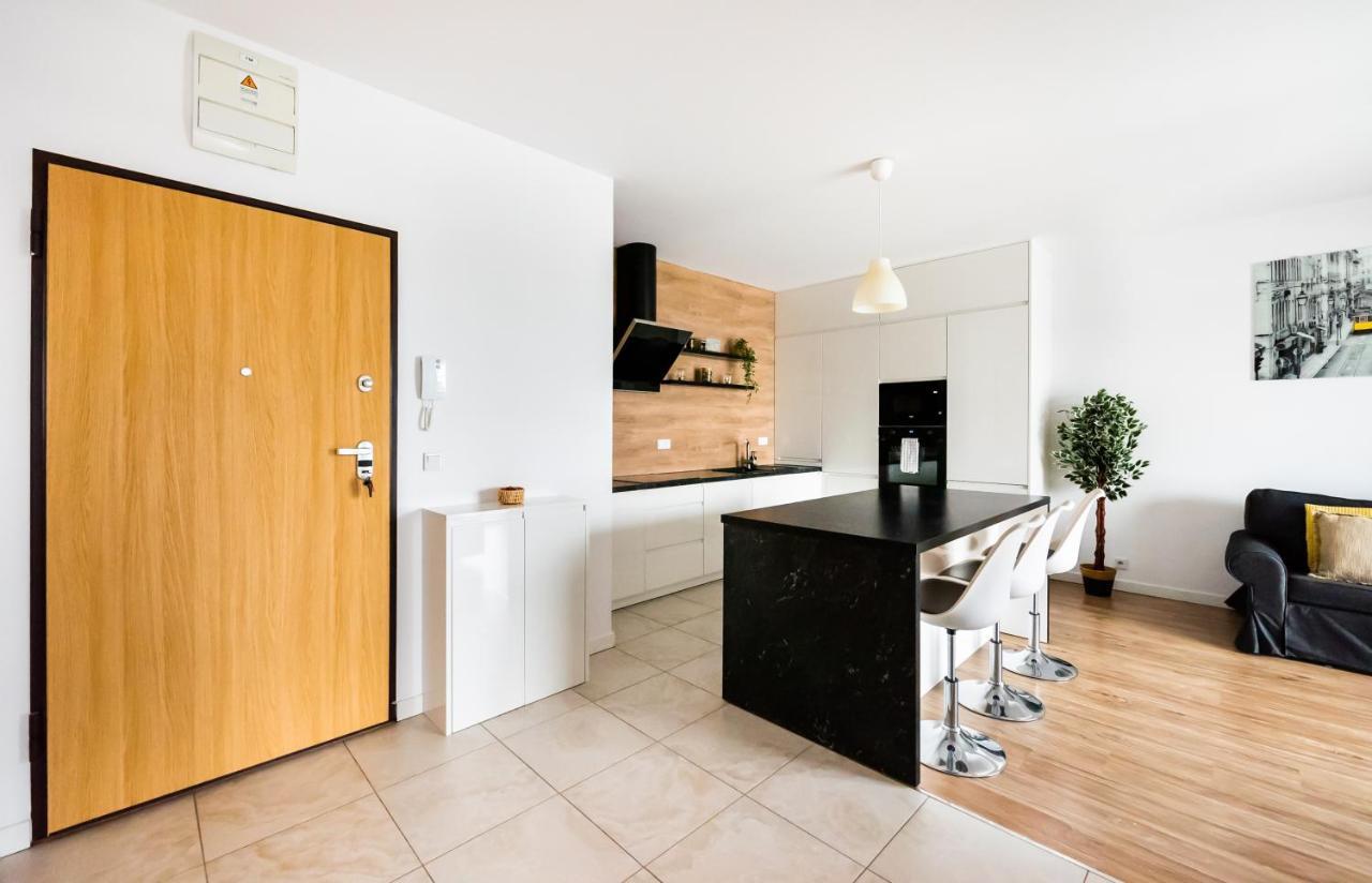 Magazynowa Exclusive Amber Apartment وارسو المظهر الخارجي الصورة