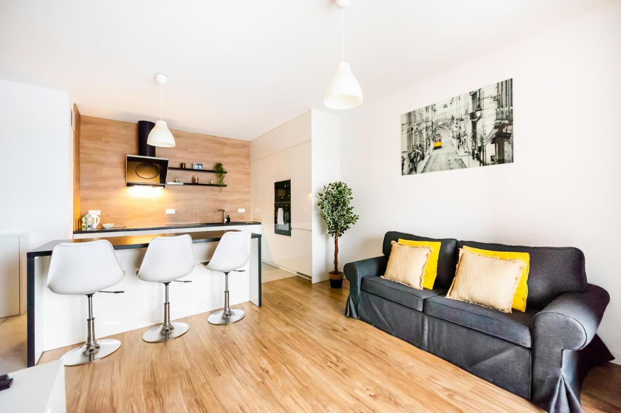 Magazynowa Exclusive Amber Apartment وارسو المظهر الخارجي الصورة