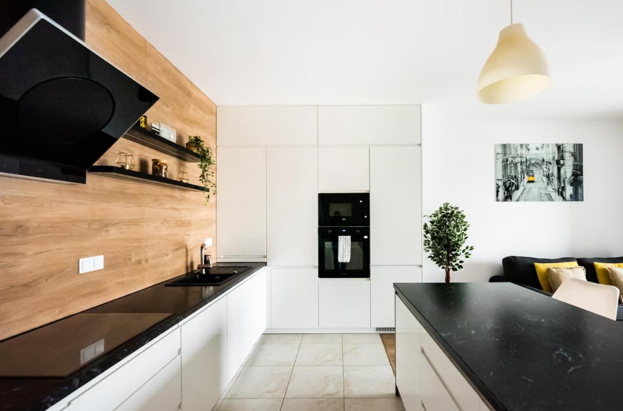 Magazynowa Exclusive Amber Apartment وارسو المظهر الخارجي الصورة