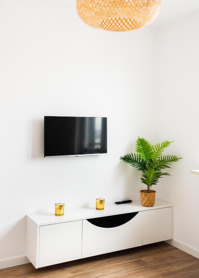 Magazynowa Exclusive Amber Apartment وارسو المظهر الخارجي الصورة