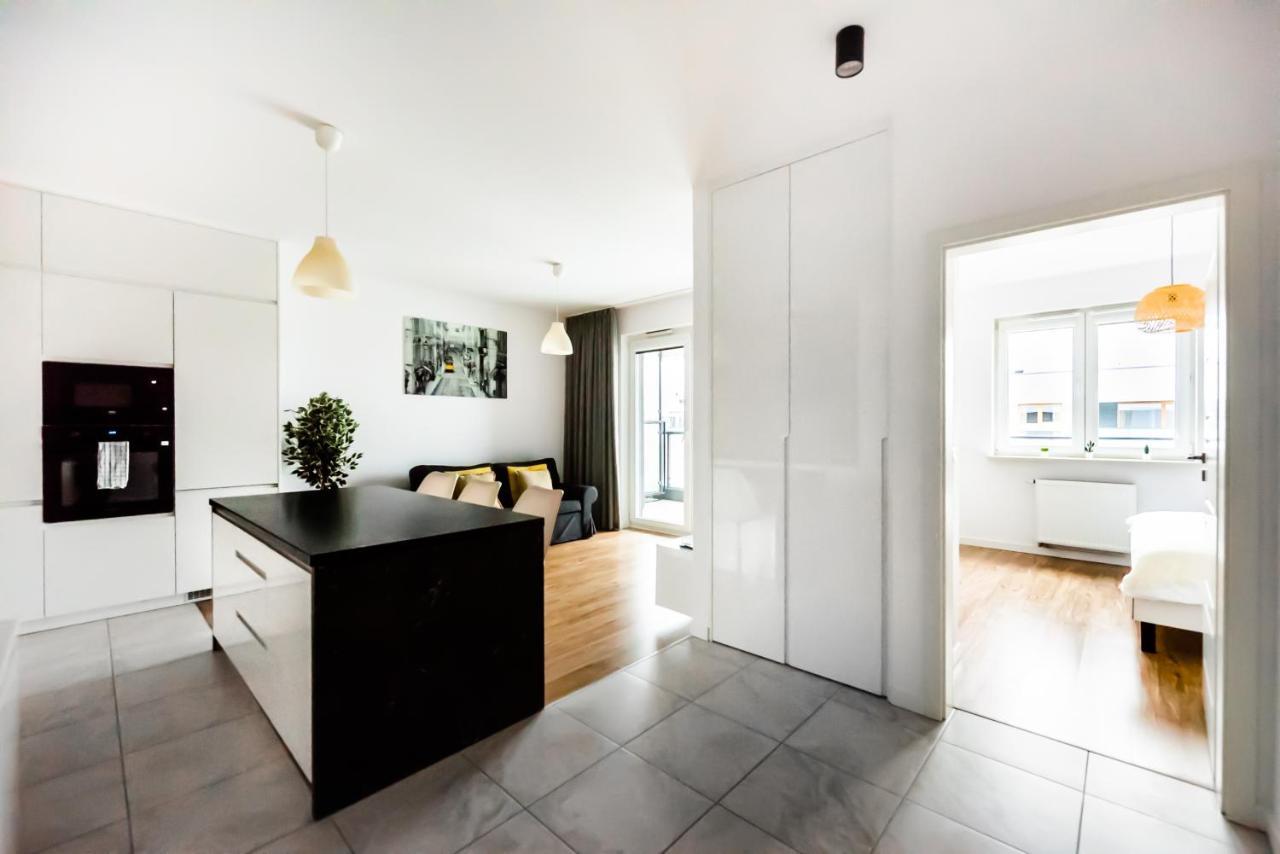 Magazynowa Exclusive Amber Apartment وارسو المظهر الخارجي الصورة