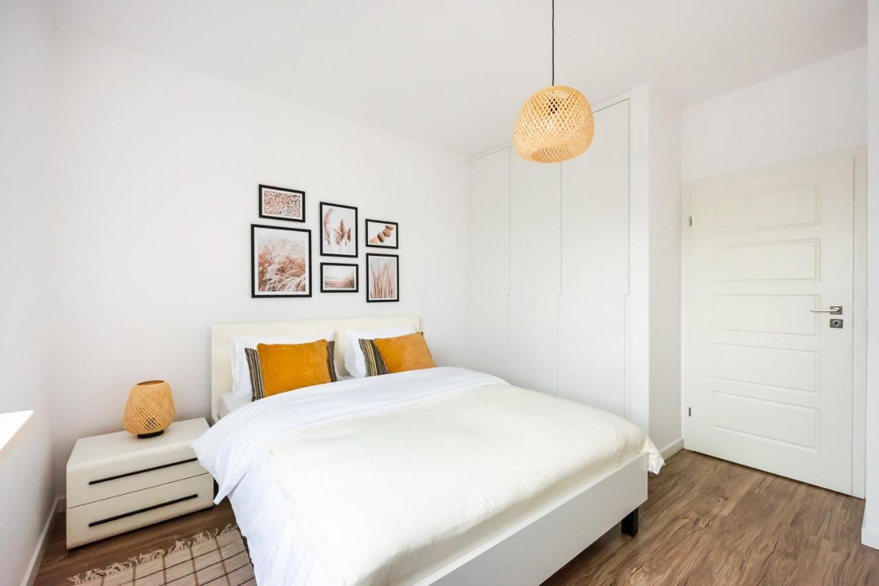 Magazynowa Exclusive Amber Apartment وارسو المظهر الخارجي الصورة